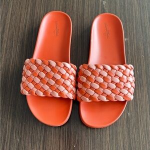 EUC Universal Thread fashion woven slide sandal in orange